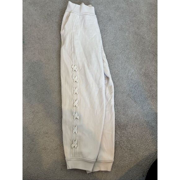 Lululemon Braided Detail High-Rise Jogger, Sz 6, $129 B29 - Picture 4 of 9